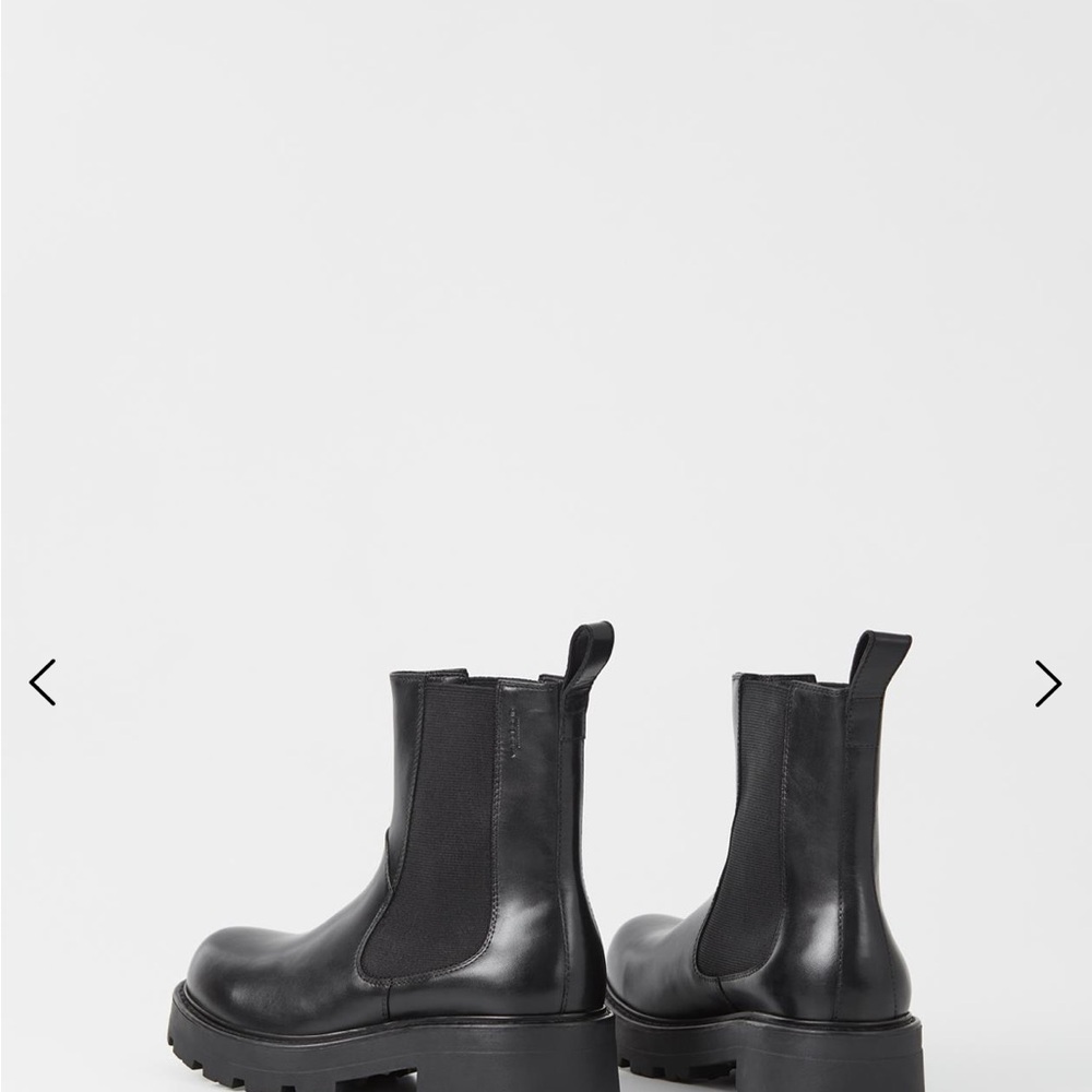 Vagabond Black Leather Chelsea Boots brand new euro size 39. US size 8.5-9